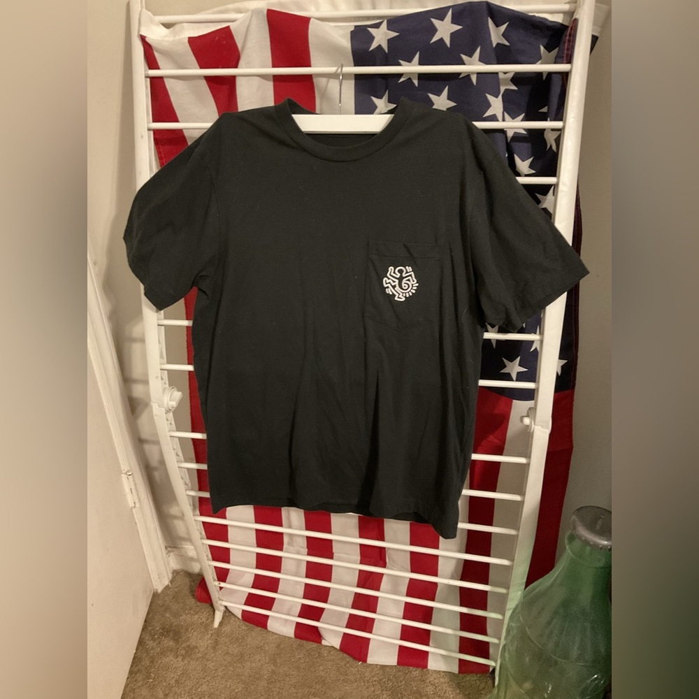 Gap pocket tee with cool graphic size Small